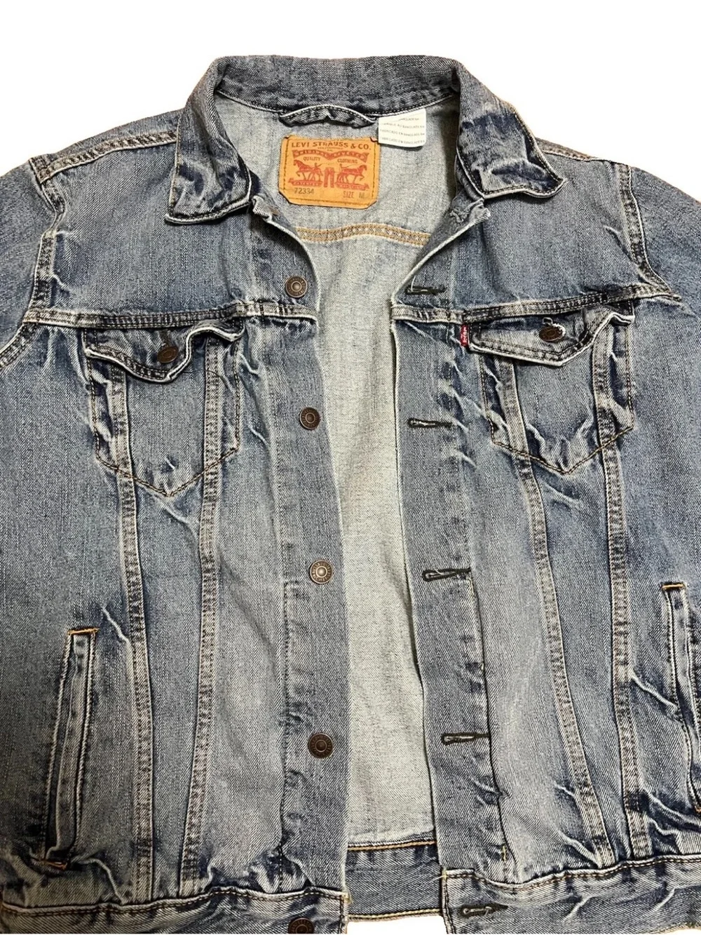 Levi's 72334-0139 Men's Medium Denim Trucker Jacket Faded Distressed Blue Jean M